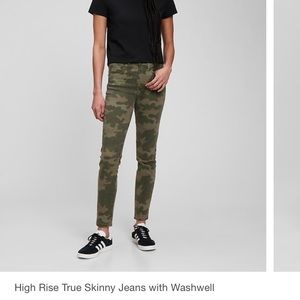 High Rose true skinny Jeans with washwell green camouflage 28 tall $79.99